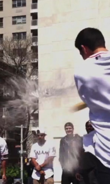 VIDEO: Marlins Garrett Jones, Christian Yelich play 'Baseballoons'